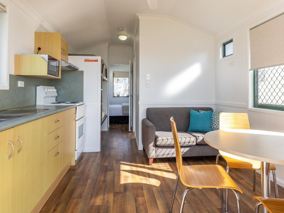 Nrma Bowen Beachfront Holiday Park 외부 사진