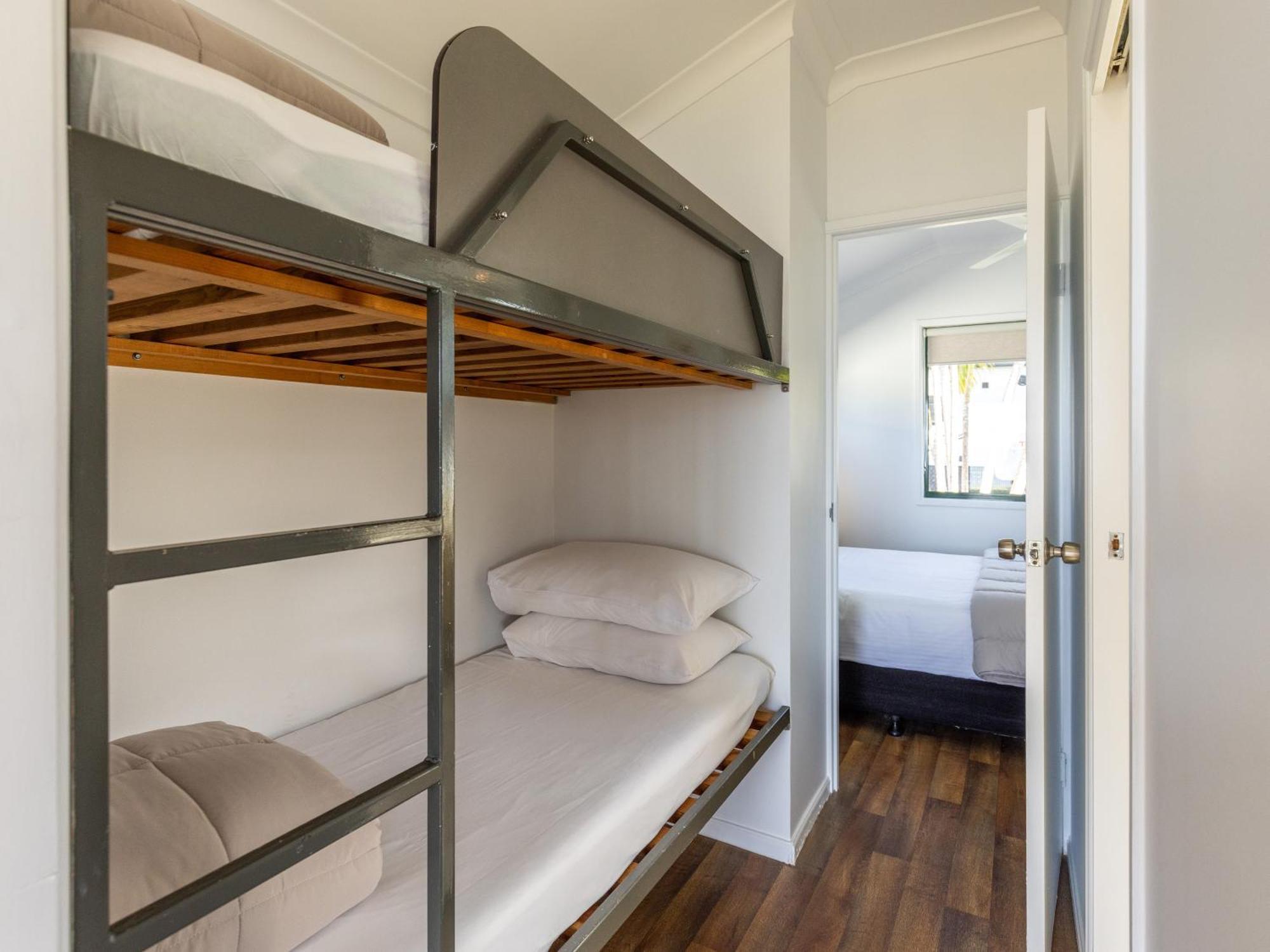 Nrma Bowen Beachfront Holiday Park 객실 사진