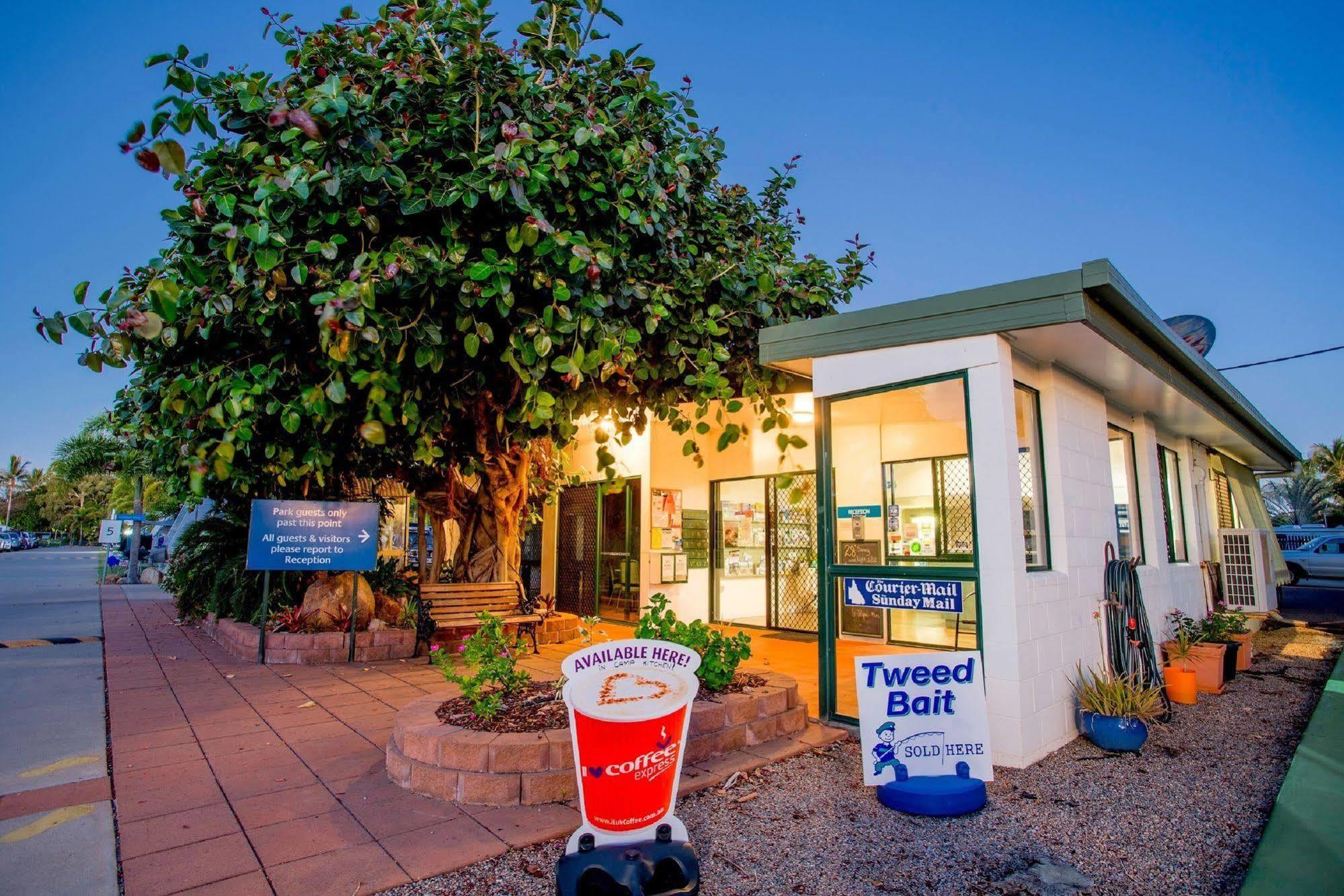 Nrma Bowen Beachfront Holiday Park 외부 사진