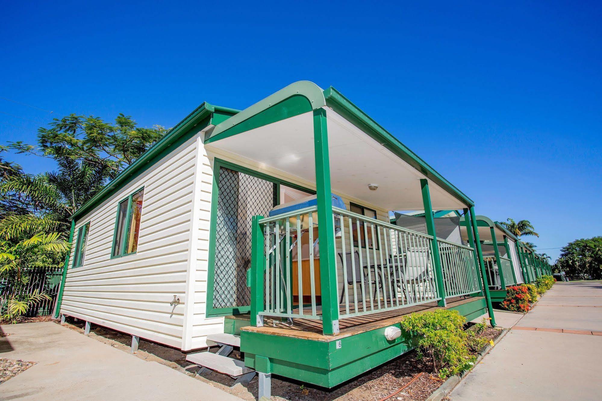 Nrma Bowen Beachfront Holiday Park 외부 사진